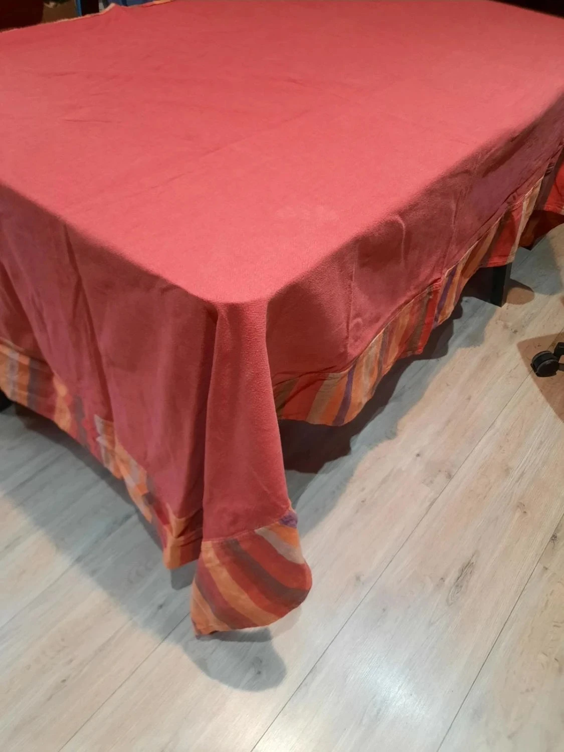 🥀Nappe en coton 220  x 140 cm.